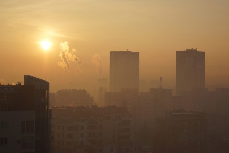 Питане относно задълбочаващия се проблем с качеството на въздуха в гр. София и усилията на Столична община, в т.ч. миналите, настоящи и предстоящи проекти, свързани с битовото отопление и неговото въздействие.