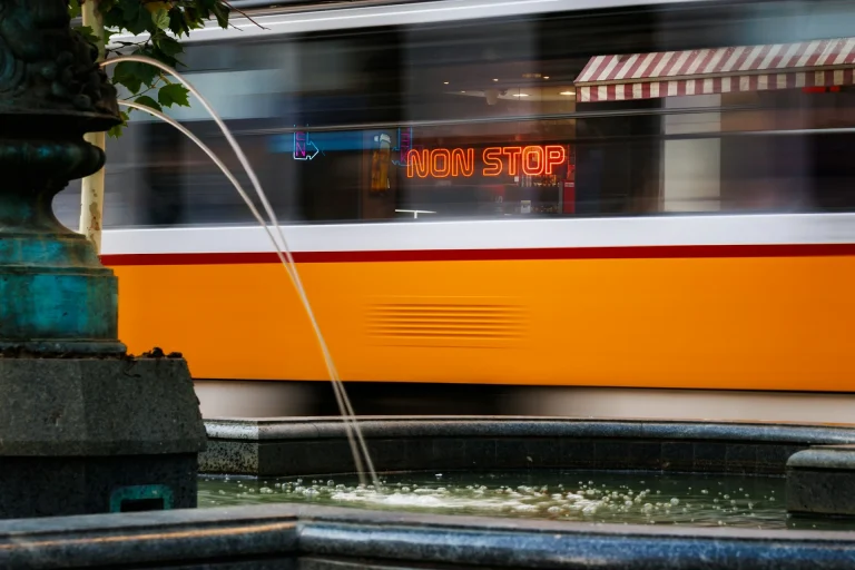 Създаване на общинско мобилно приложението за градския транспорт на София